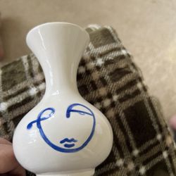 Venetia Berry Moody Face vase