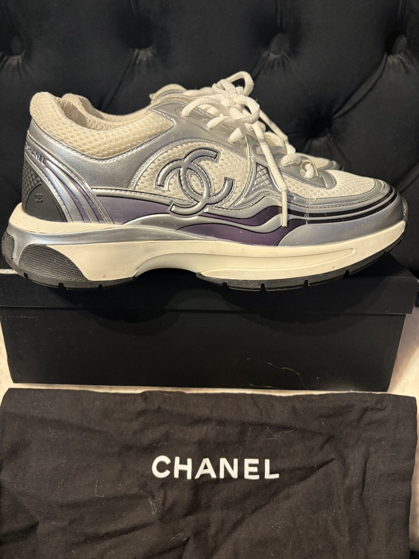 CHANEL Silver&white Sneakers 40
