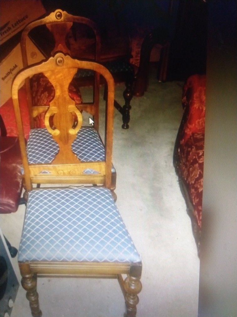 4 Dining Chairs Oak Padded Seats Each