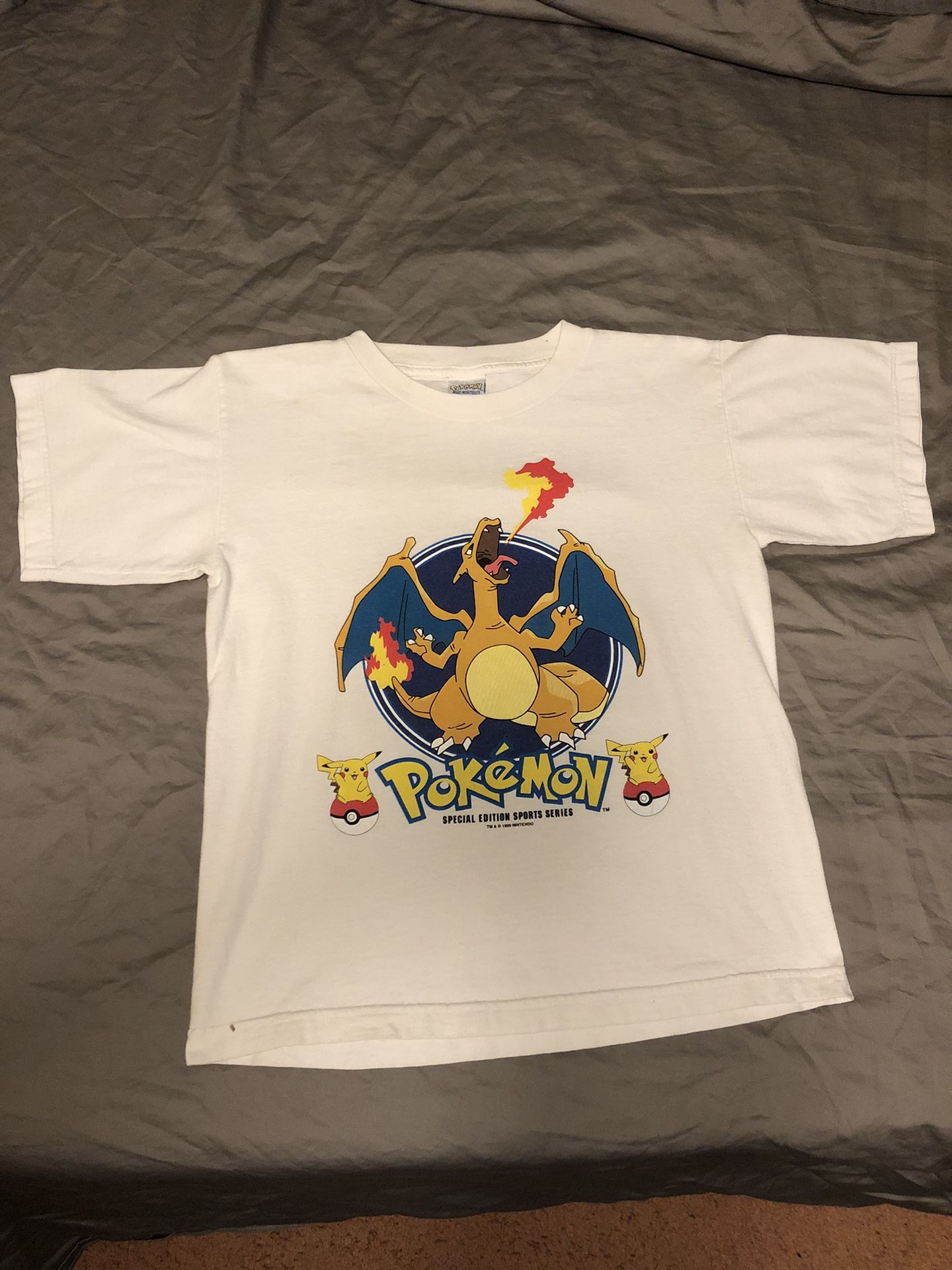 Vintage Pokémon Special Edition Sports Series, Charizard 06 Youth Shirt Size L!!