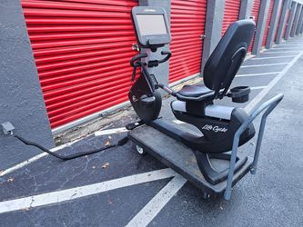 Cardio vascular Therapeutic Life Fitness Elevation Series 95R Recumbent Lifecycle Bike
Price negotiable.
Commercial-grade recumbent exercise bike is