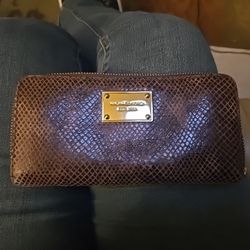 Women's Tan Wallet With Change Pocket & Credit Card Slots Zippered. Snakeskin