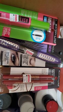 Mascaras and Brownn pencil