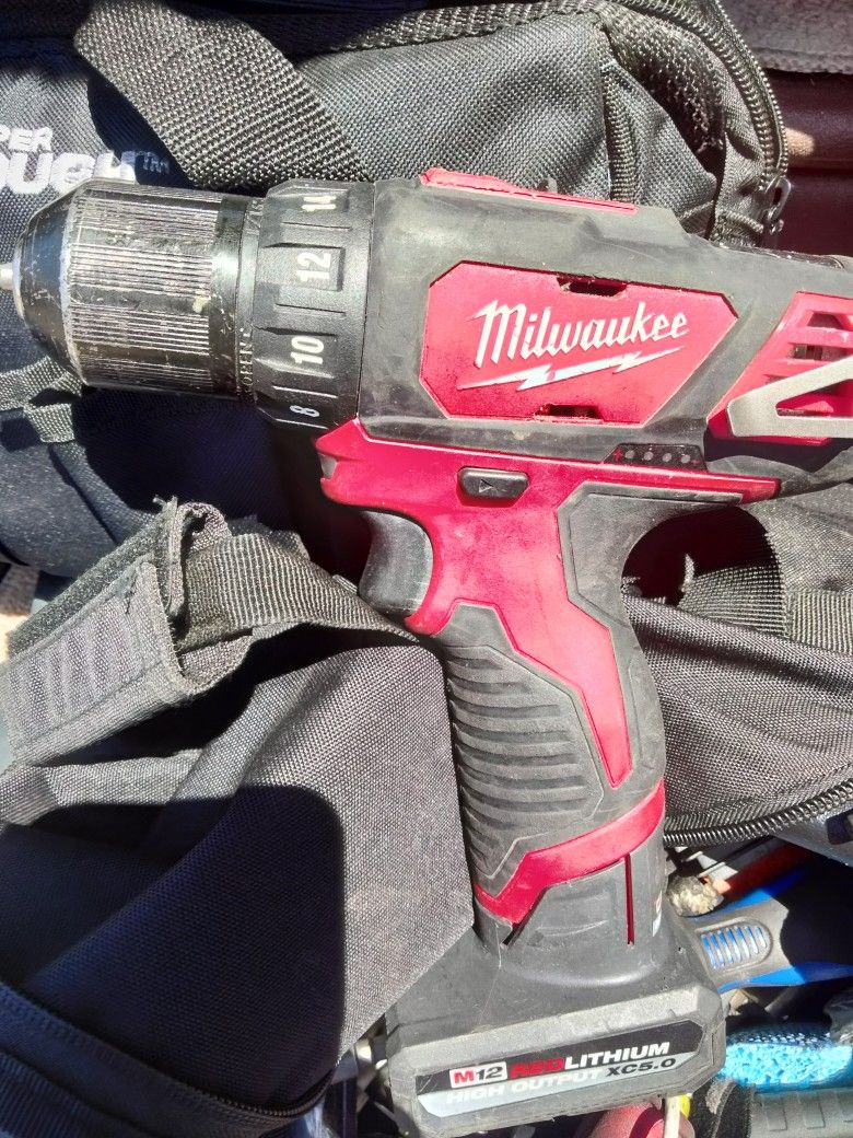 M12 Milwaukee Drill And Impact Drill