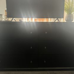 Dresser/Couch 