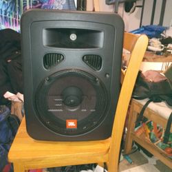 Pair Of JBL Eon 10 G2 Amplified Performance Speakers