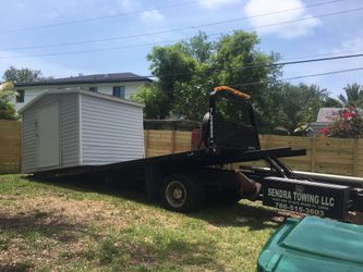 Sheds relocated.... movemo casita