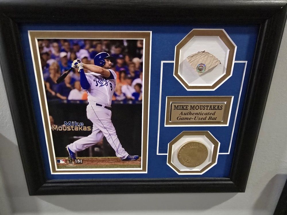 Mike Moustakas Autograph 