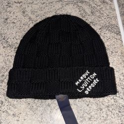 (AUTHENTIC) Louis Vuitton Black Beanie
