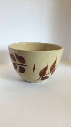Vintage Watt Pottery Bowl 8.75” Autumn Leaf Pattern Beautiful Bowl Vintage Pottery Kitchen Ware