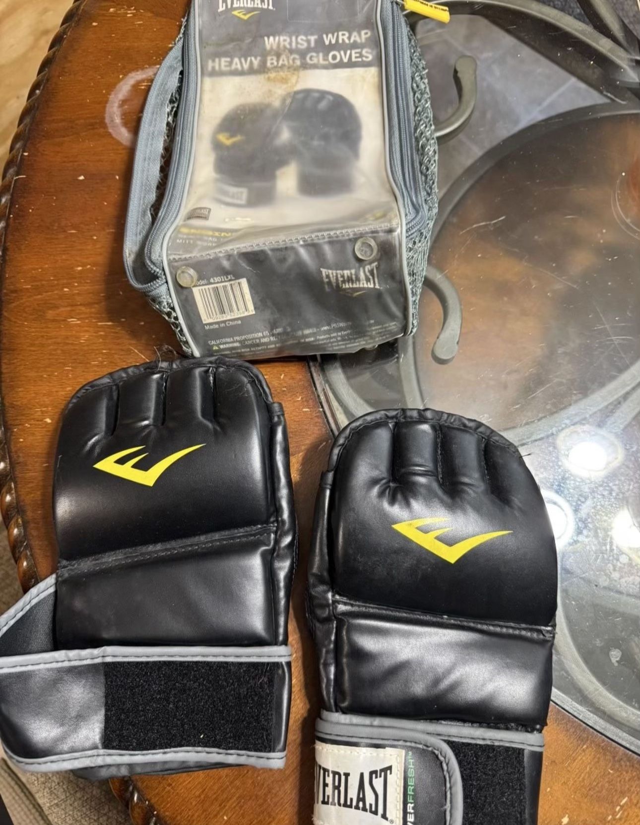 Everlast Boxing gloves