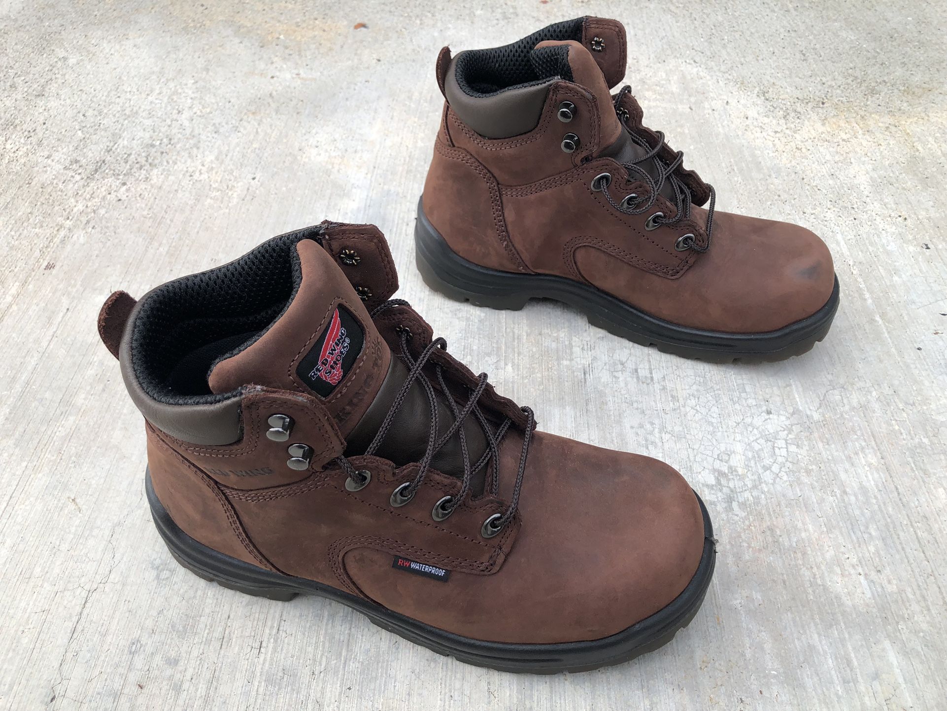 Red Wings Work Boots King Toe Style 2243 Mens 6in Safety Toe Boot. Size 8 . We’re purchased about 2 months ago and only used them twice