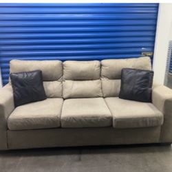 Comfortable grey  Clean Couch (free delivery)