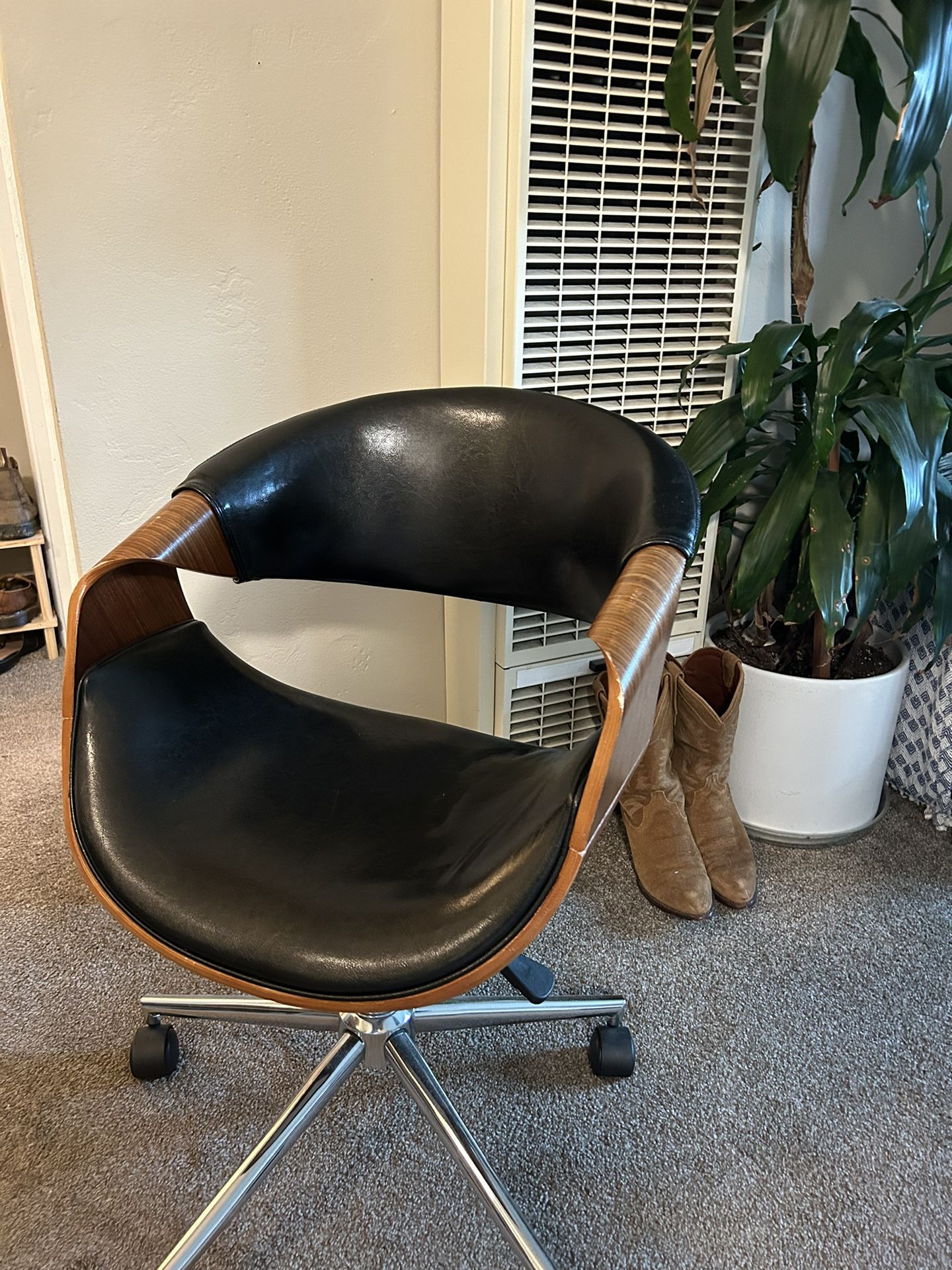 Mid Century Modern Office Chair 