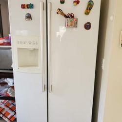Refrigerator 