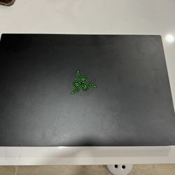 Razer Blade 15 (2020 Base) – i7 / RTX 2060 – Excellent Condition + Extras