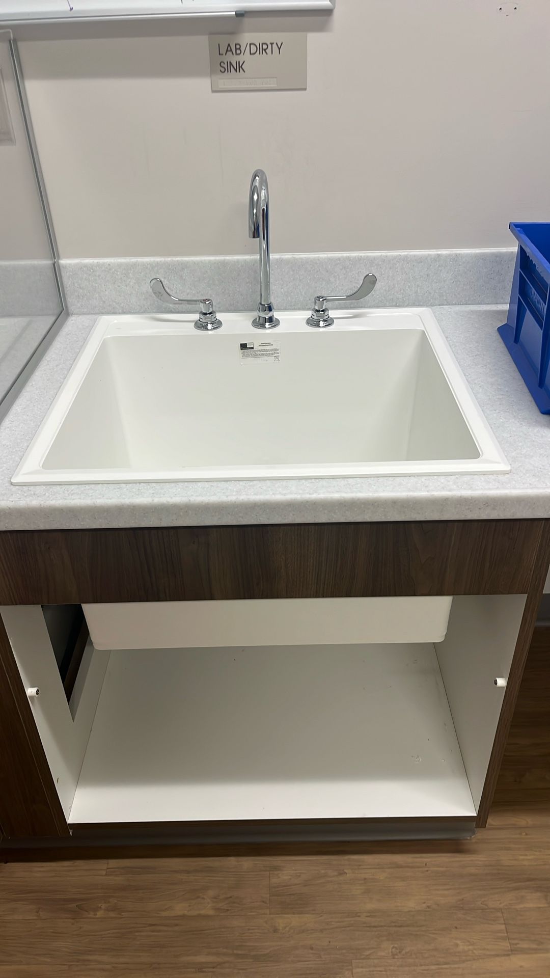 Sinks Available X 2 Like New With faucet