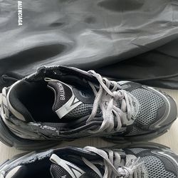 Balenciaga runners grey black