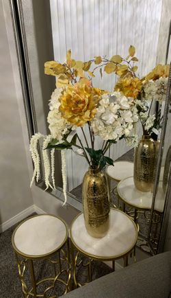 Decorative vase with flowers