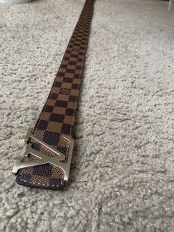 Louis Vuitton Belt Comes with Box Size 46 **US size 34/36**