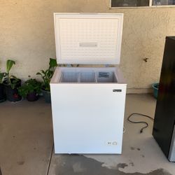 Magic Chef Meat Cooler