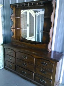 Dresser w/ Mirror 9 Drawers