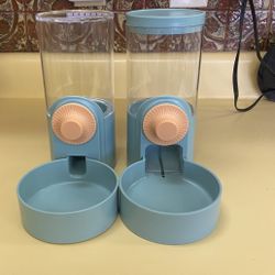 Cat/ Small Dog Food Dispenser