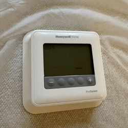 Honeywell Home T4 Pro Thermostat (Model TH4110U2005)