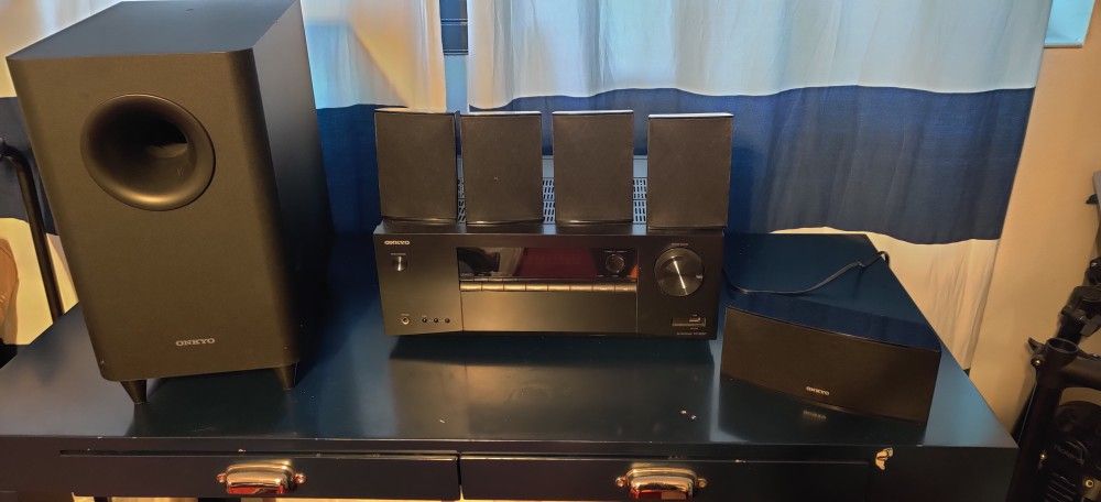 Onkyo HT-R397 5.1 Sound System