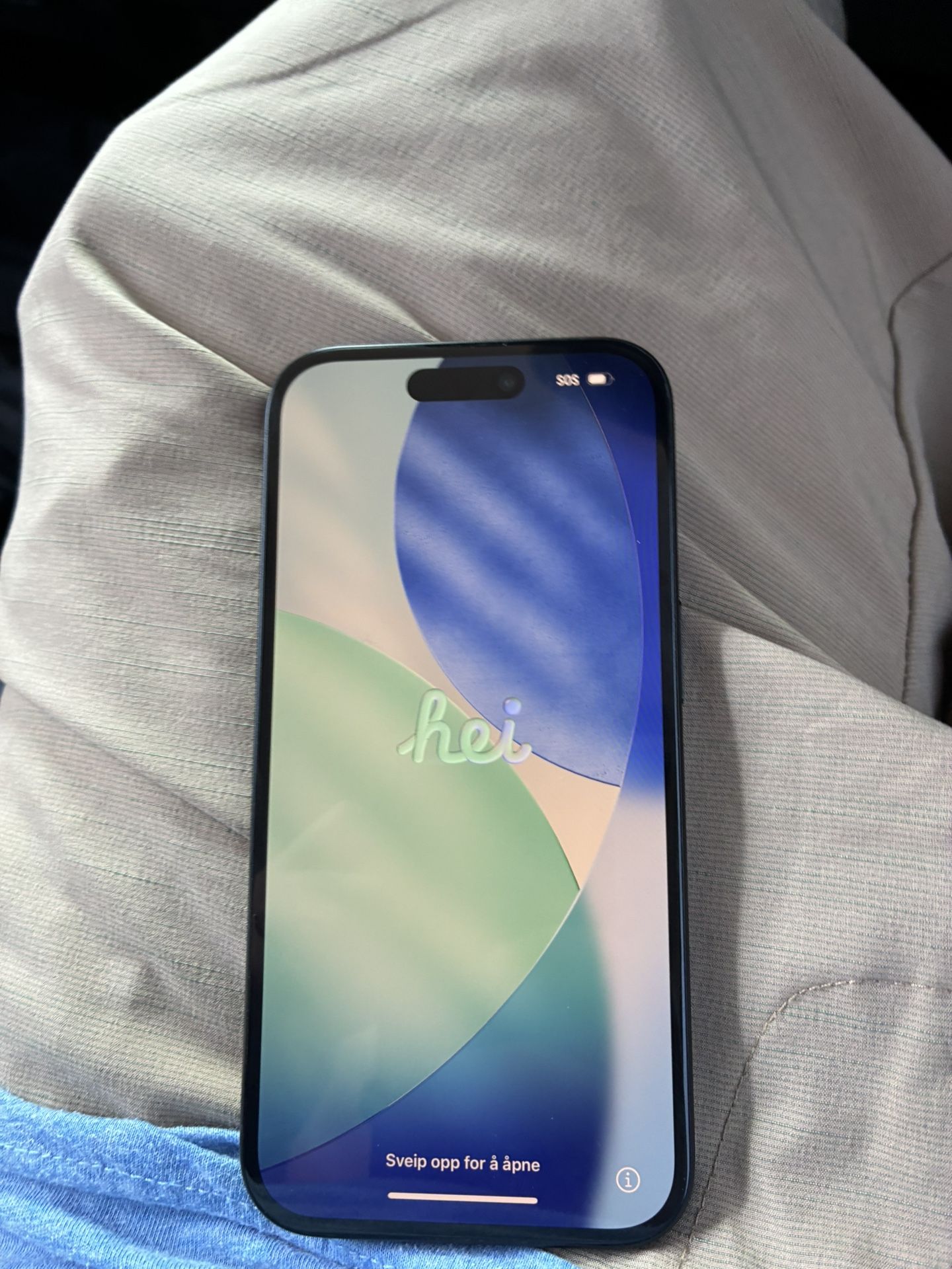 iPhone 16e
