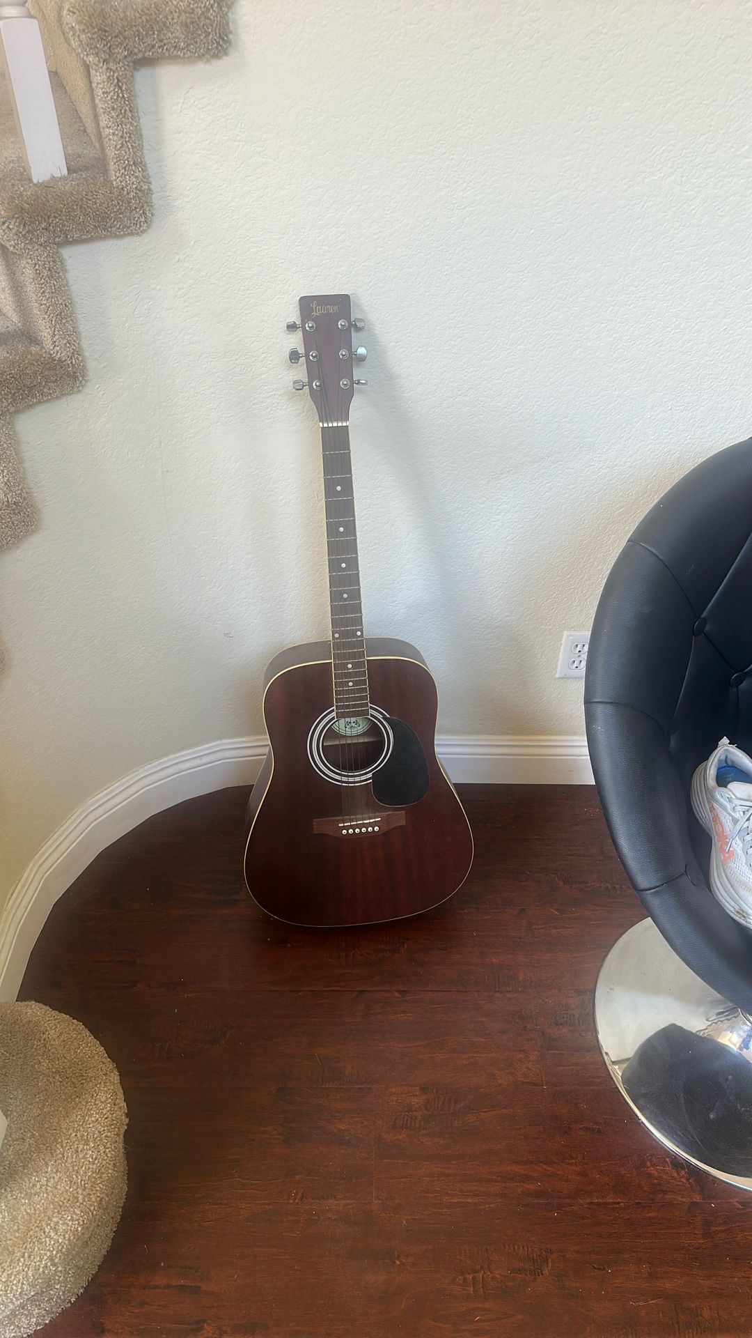 Lauren Guitar