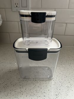 Food storage container