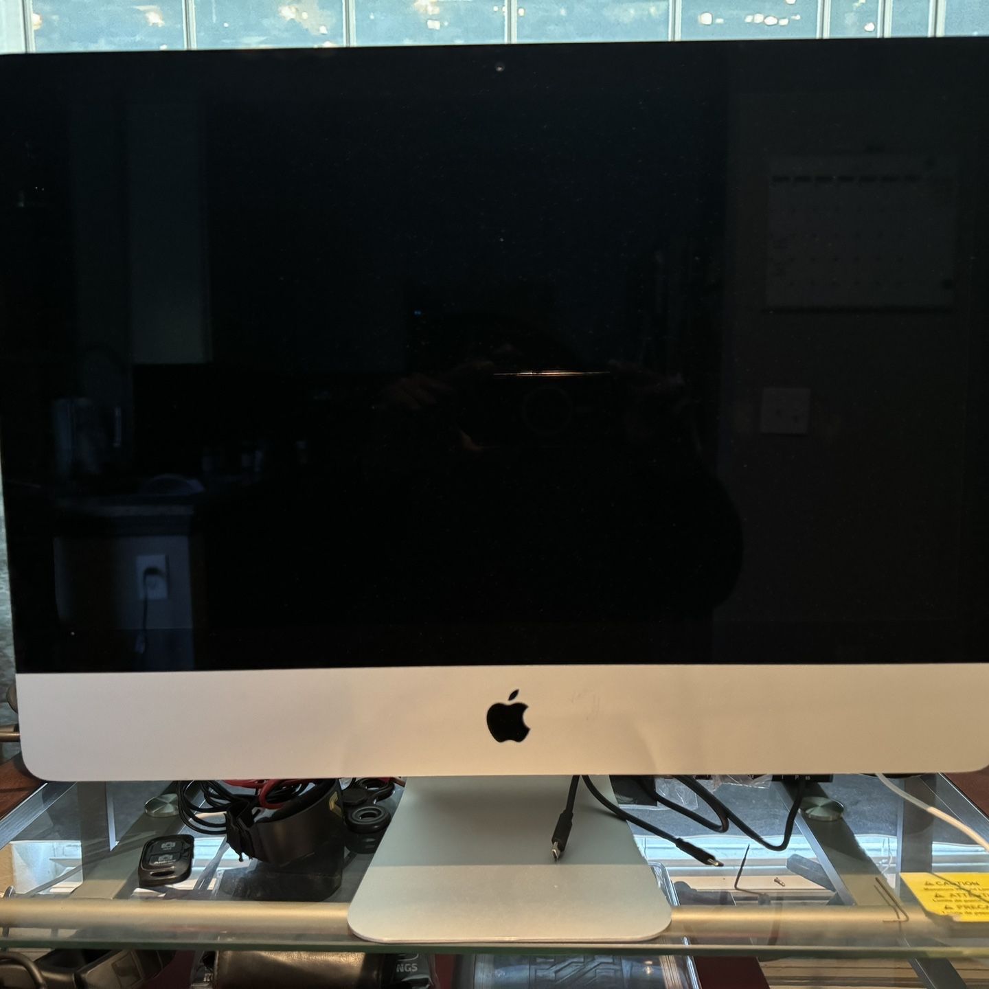 Imac 21.5 With Keyboard and Mouse