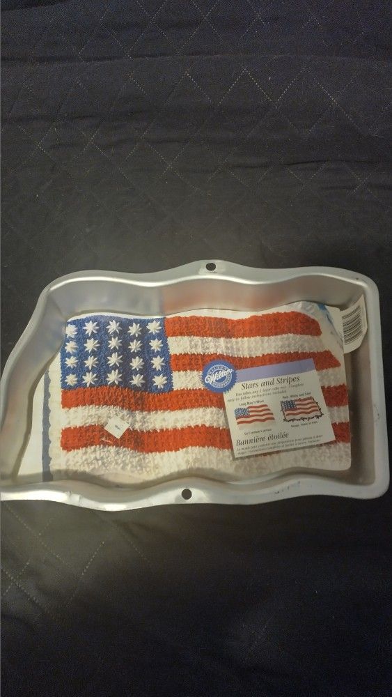 Wilton Flag Cake Pan