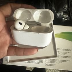 left airpod pro and charging case $150