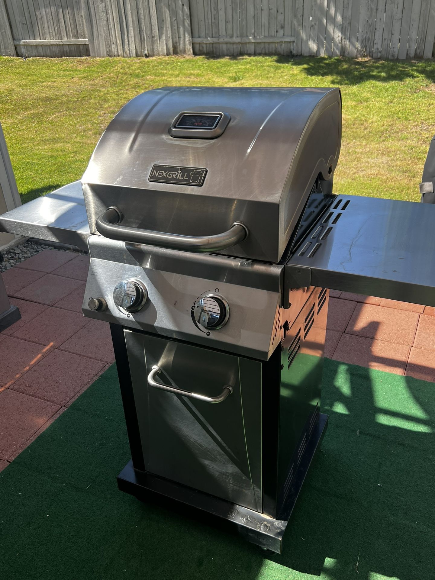 BBQ Stainless steel NexGrill 2 Burner Barbecue 🍖 Ready For Summer Cookouts Small And Portable Works Great (NO TANK INCLUDED ) Only $35!!!!!!!!