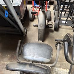 Gold's Gym SMR 400 R Recumbent Exercise Bike