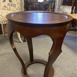 Round Table