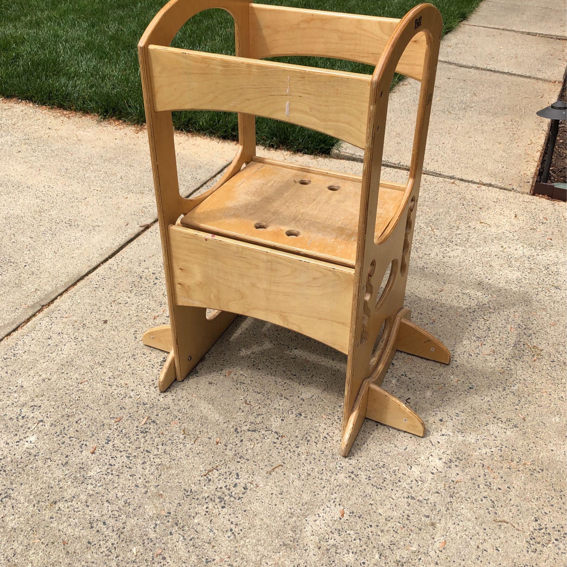 The Learning Tower - Golden Oak - Adjustable Kids Tower