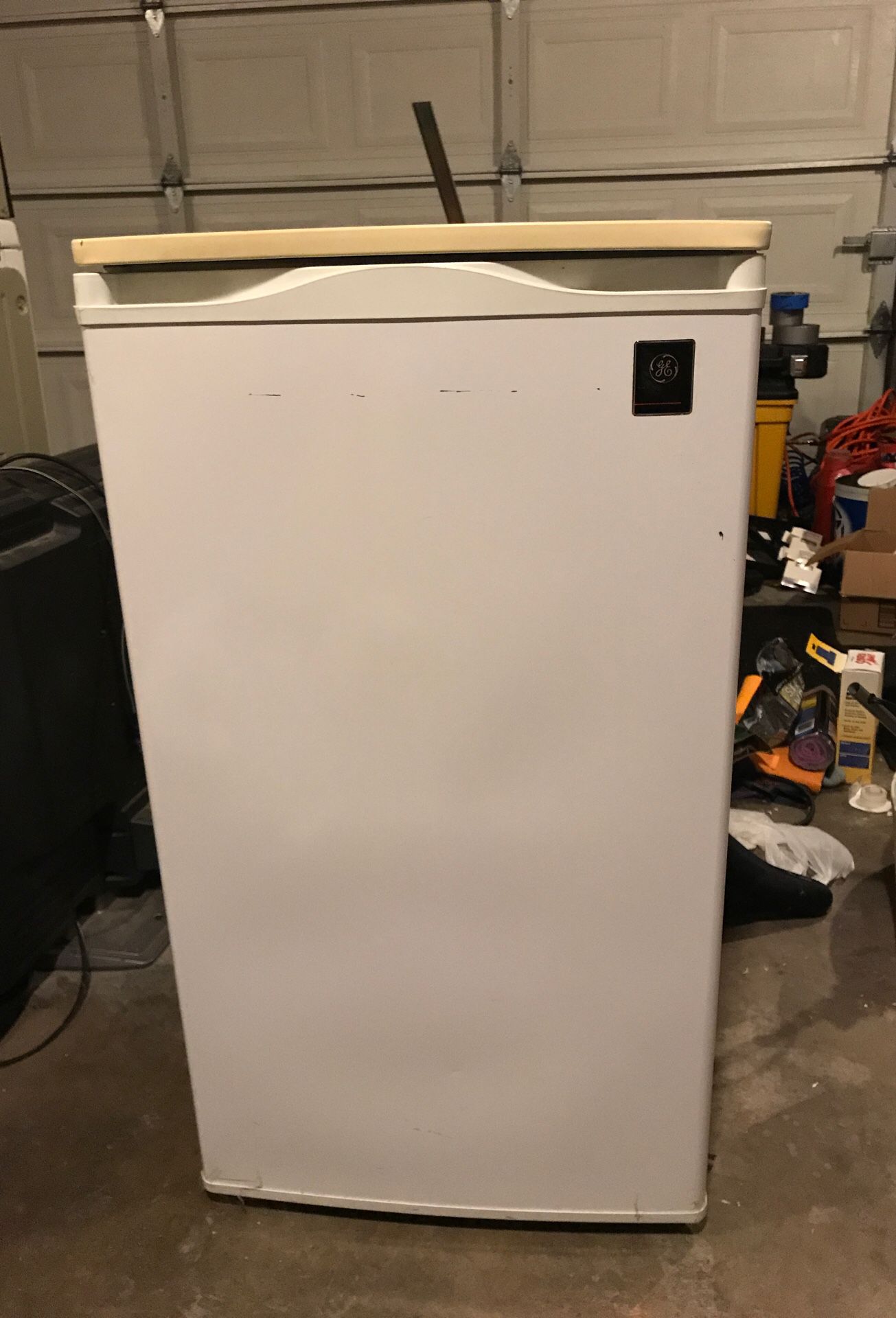 GE mini fridge