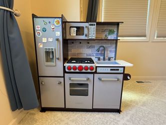 Play Kitchen