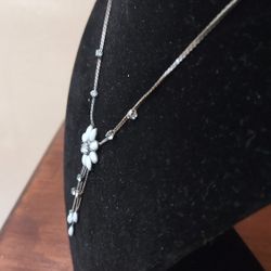 Silver Floral Necklace 