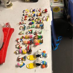 Lot Of 33 Peanuts Snoopy Figure Toys