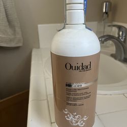 Shampoo para cabello rizado en $30 en la tienda custa $70