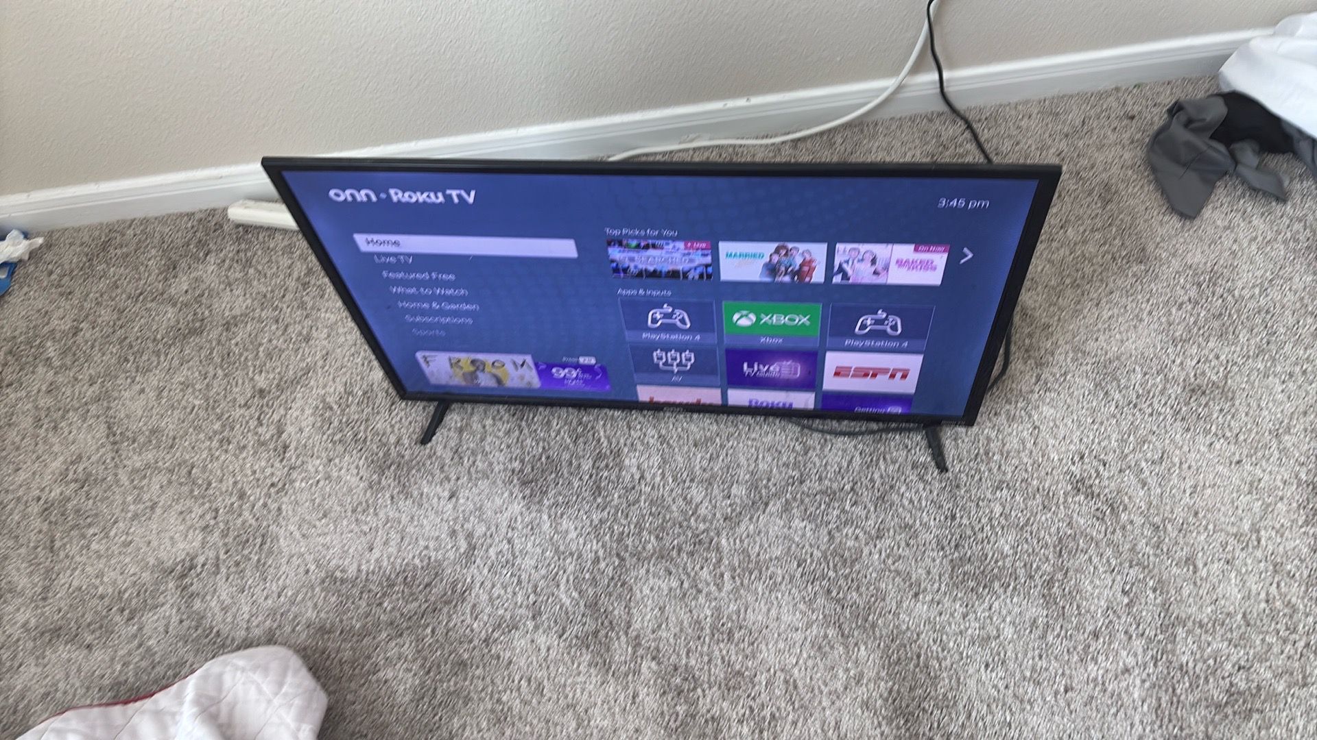 Roku tv on with remote