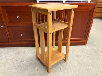 Natural Wood Made in Oregon Traditional Plant Stand