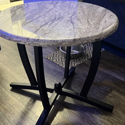 2 Small Coffee Tables