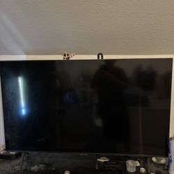 43” Samsung Smart TV 