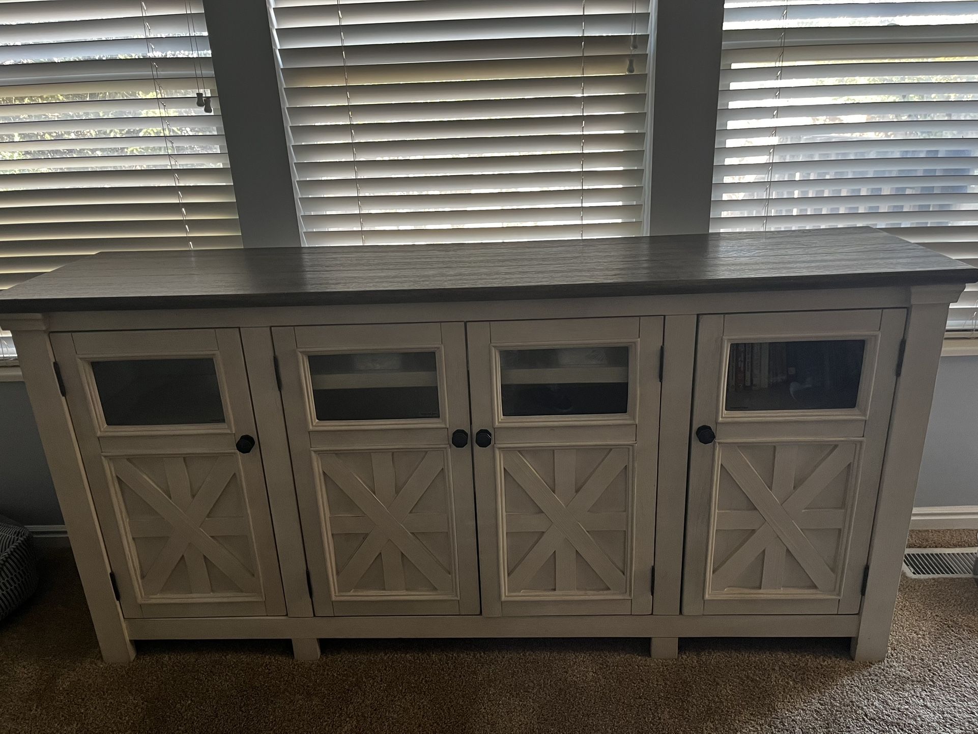 Dresser/tv stand