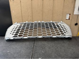 2025 TOYOTA CAMRY FRONT GRILLE OEM USED